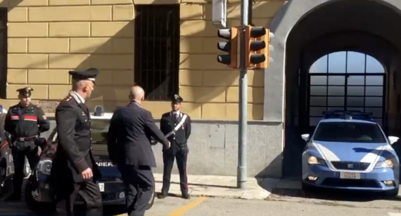 VIDEO - I Carabinieri rendono omaggio ai due poliziotti uccisi a Trieste